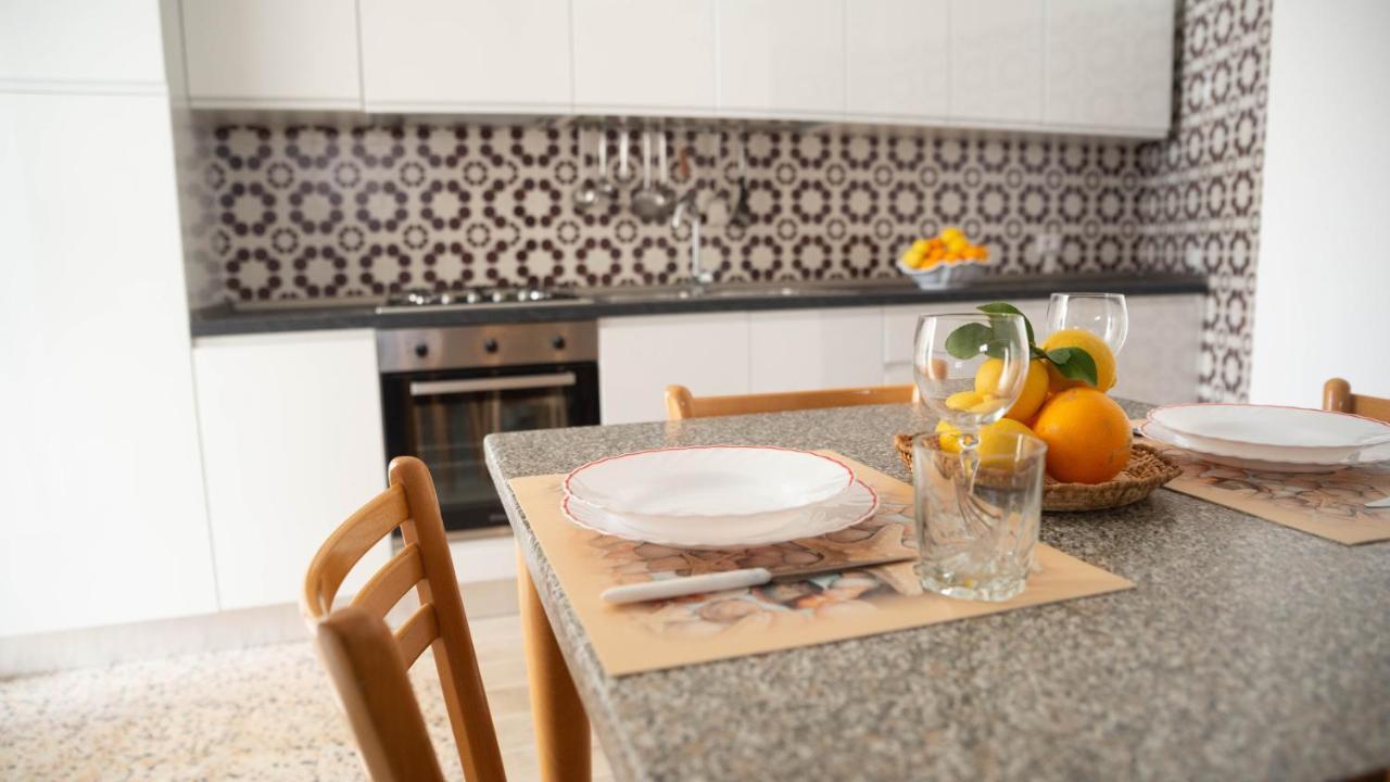 Appartamenti Melograno E Fico Loculi Eksteriør bilde