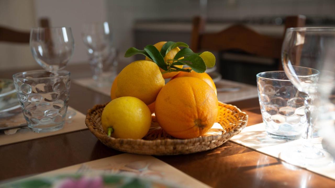 Appartamenti Melograno E Fico Loculi Eksteriør bilde
